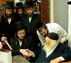 זכרון לצדיק - הרה"ק רבי אברהם דוב אויערבאך מֵאָוְורִיטְשׁ זי"ע - unnamed.jpg