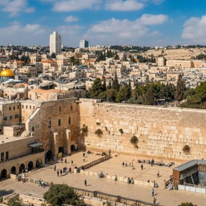 נתיצת אבן מבית הכנסת ומהכותל המערבי