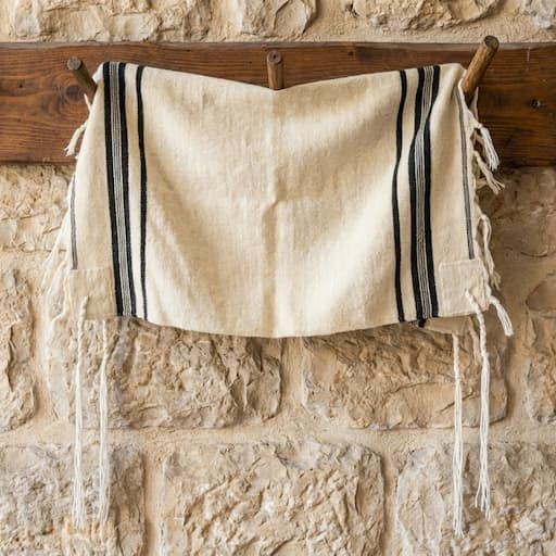  נשים וקטנים בעשיית ציצית